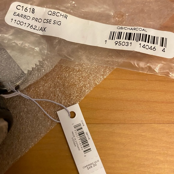 NWT Coach Wireless Earbud Case-Charcoal/Grey - Picture 4 of 14